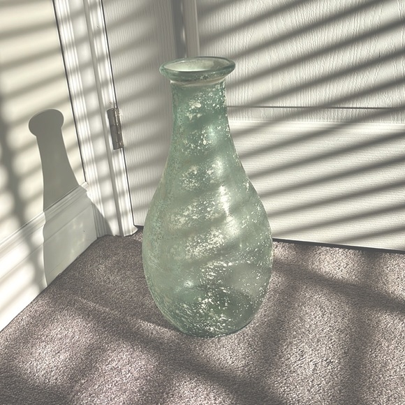 Turquoise vase for home decor - Picture 1 of 1